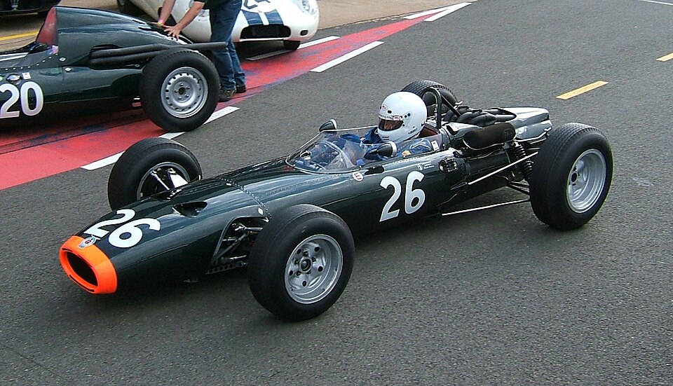 P261