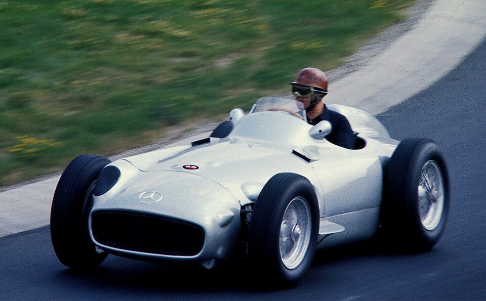 W196