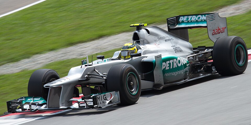 W03