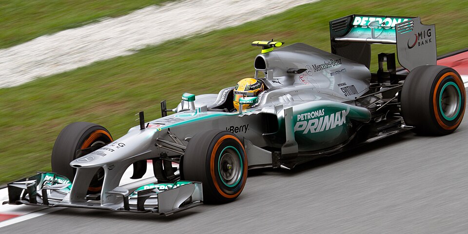 W04